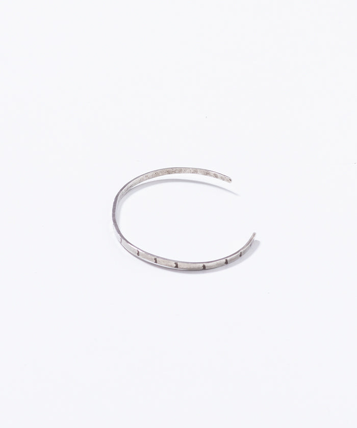 VINTAGE NAVAJO SILVER NARROW CUFF BRACELET - 1