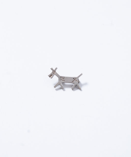 Antique Navajo Swastika tamponnée sur le chien en forme d'épingle en argent en forme