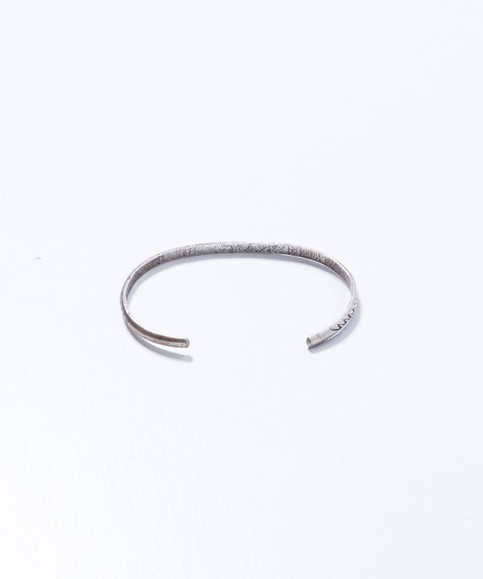 VINTAGE NAVAJO SILVER THUNDERBIRD TRACK STAMPED CUFF BRACELET / ナバホ シルバーバングル インディアンジュエリー シンプル 細 ビンテージ ヴィンテージ 中古 通販 オンラインショップ 神奈川 鎌倉