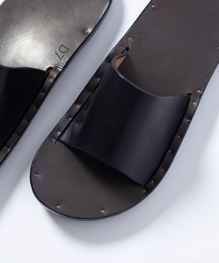 【Jutta Neumann 】/ SIMONE - BLACK /ユッタニューマン シモーネ ブラック レザーサンダル アメリカ製 正規取扱店 神奈川 鎌倉市 湘南 通販 オンラインショップ