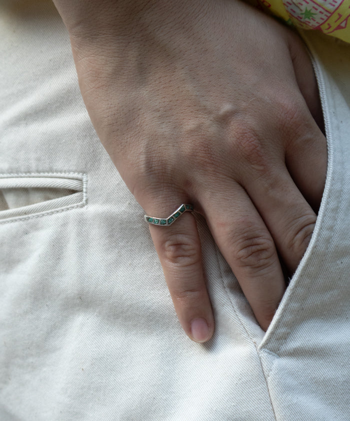VINTAGE ZUNI TURQUOISE INLAY SILVER RING - 2