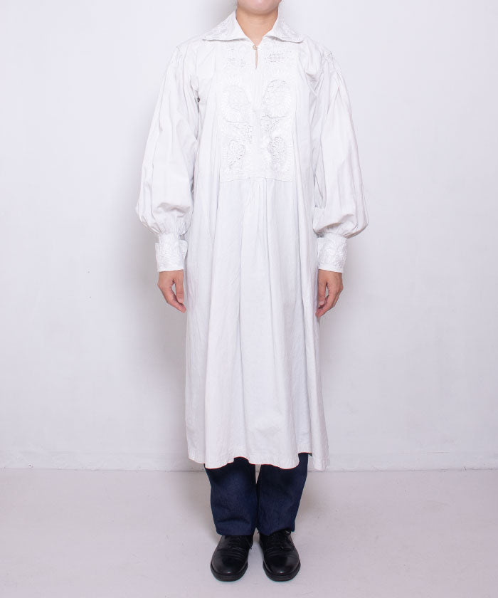 ANTIQUE ROMANIAN COTTON DRESS - A'r139 Kamakura