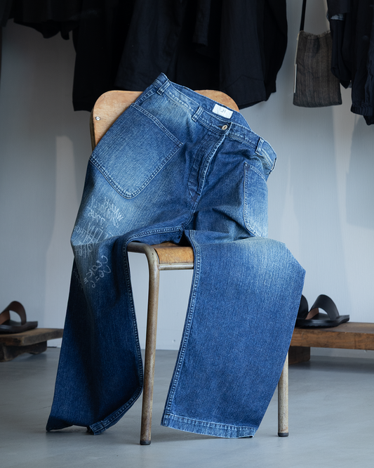 HERILLより、ヴィンテージの風合い漂う“NAVY DENIM UTILITY PANTS”が入荷