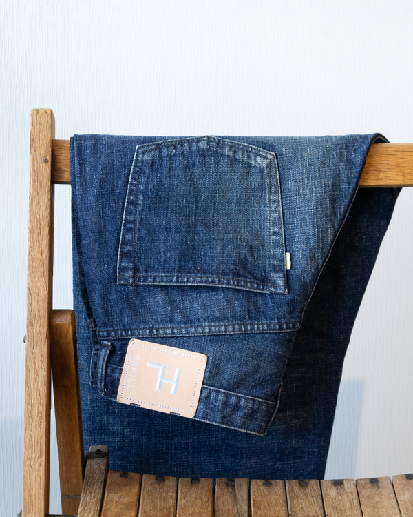 HERILL | 迫力あるワイドシルエットとリアルな風合いを宿した“DENIM LOOSE PANTS”