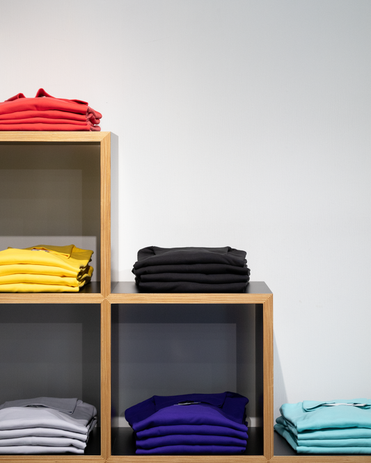 DRESS | 豊富な6色展開。定番インナー“PLAIN COTTON TURTLENECK”