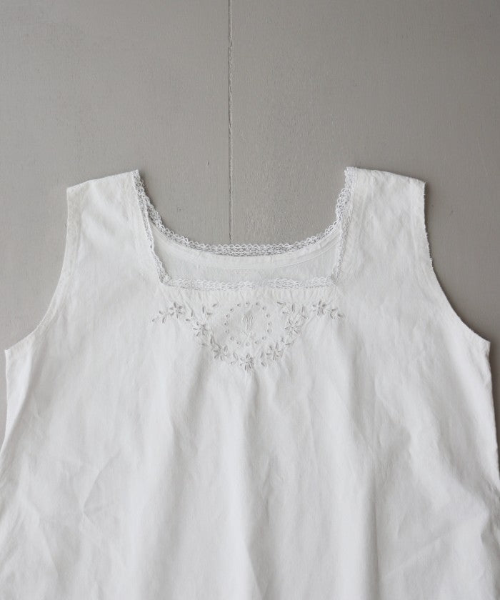 FRENCH ANTIQUE COTTON SLEEVELESS NIGHTDRESS - A'r139 Kamakura