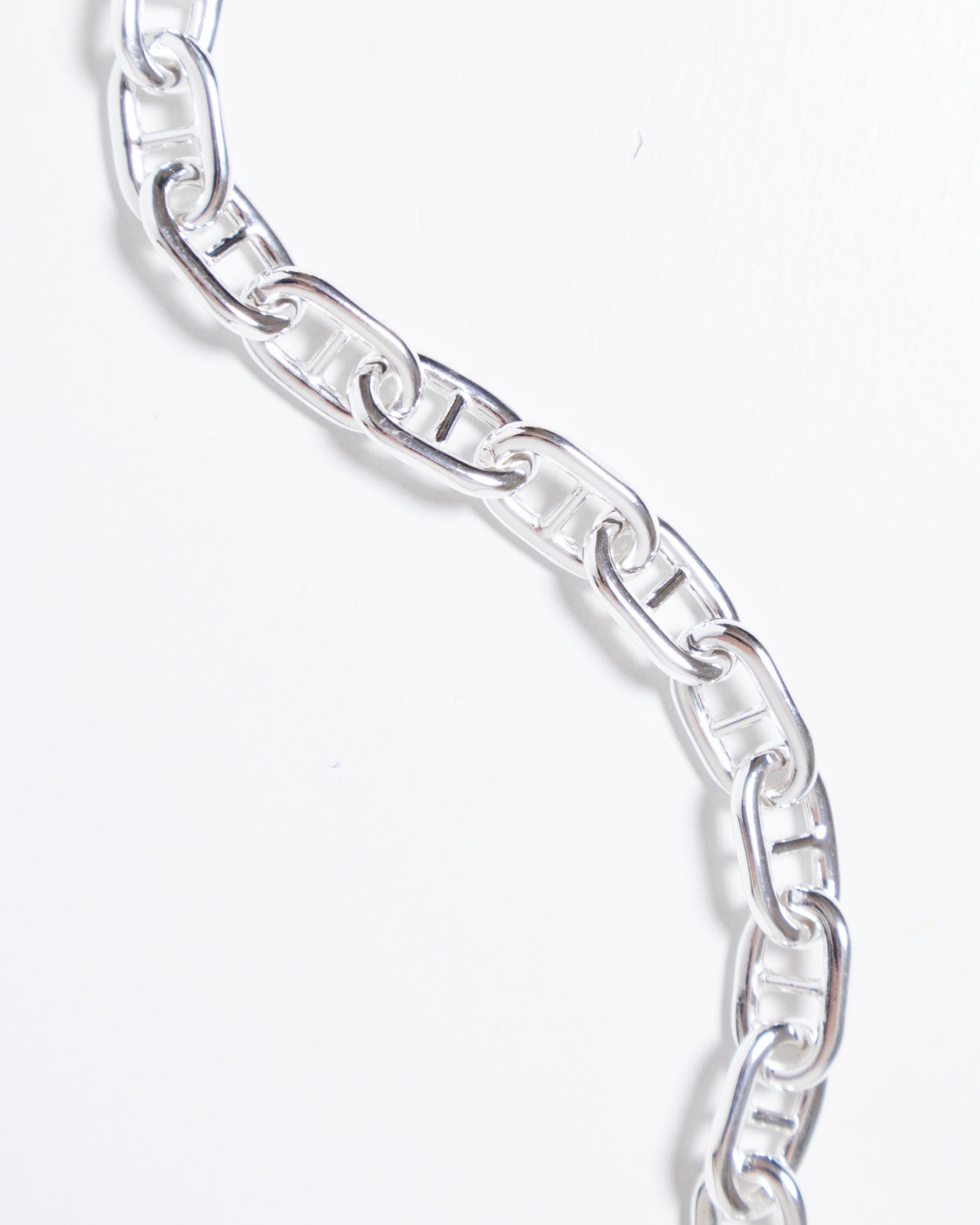 INTÉRIM ANCHOR CHAIN T-BAR BRACELET アンカーチェーン コマ ディテール クローズアップ