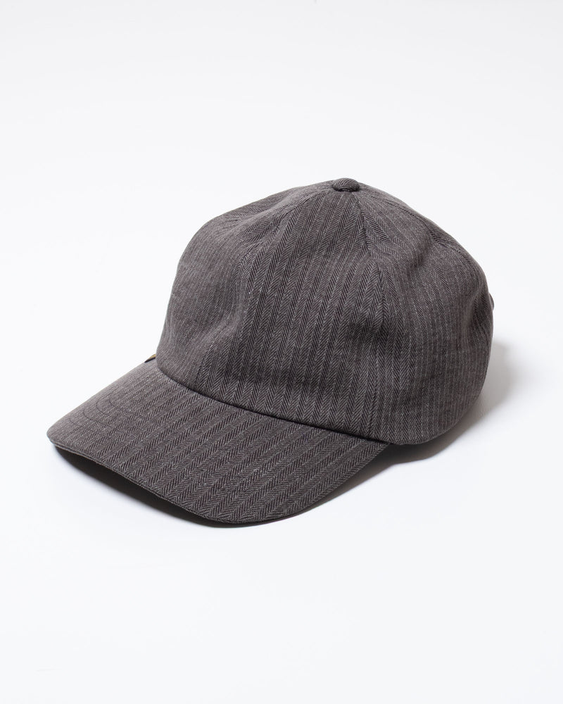 AUBERGE CAP FADED CHARCOAL キャップのフロント斜め全体