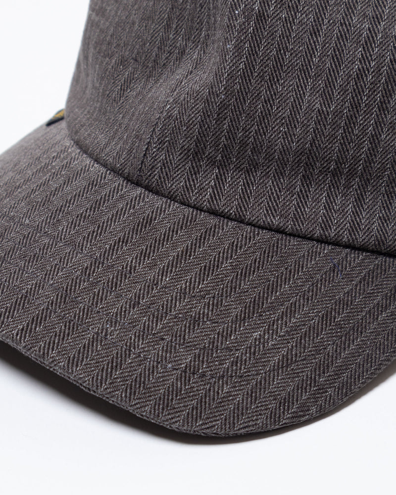 AUBERGE CAP FADED CHARCOAL コットンリネンピンストライプ生地のアップ