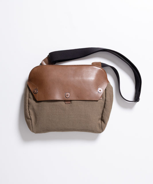 【AUBERGE】COVERT - BROWN / オーベルジュ カバート ショルダーバッグ ブラウン 2025AW 2025秋冬 正規取扱店 神奈川 鎌倉 オンラインショップ 通販