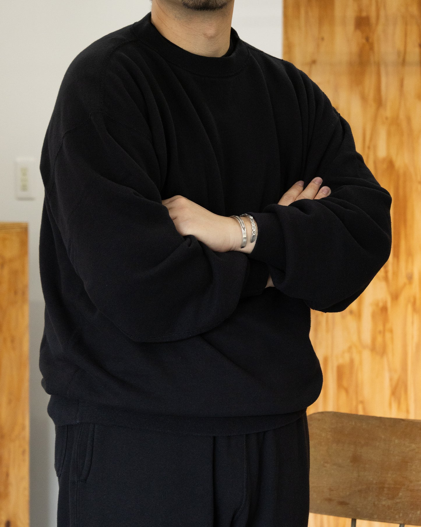 CREWNECK SWEATSHIRTS - BLACK