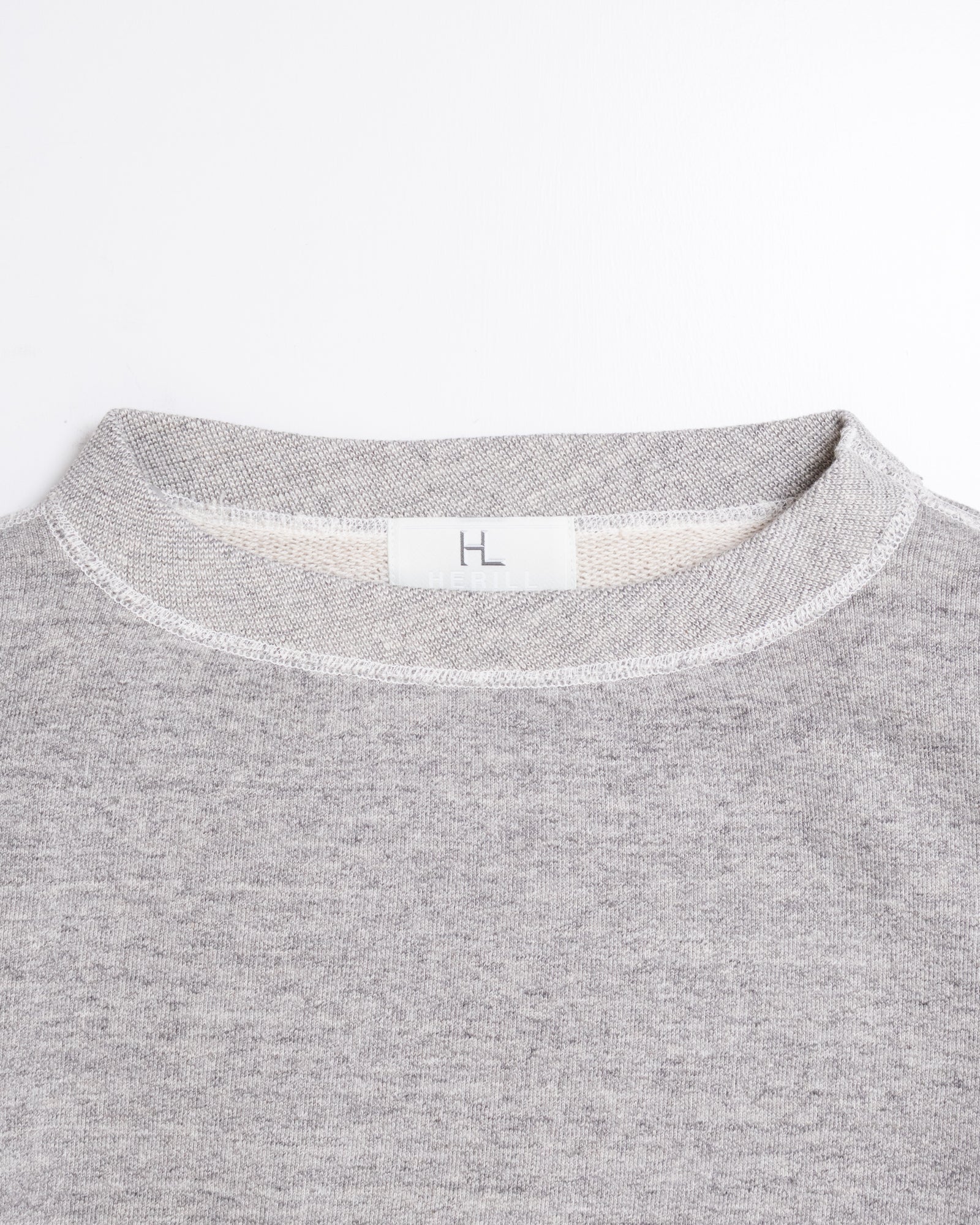 【HERILL】CREWNECK SWEATSHIRTS - TOPGRAY / ヘリル クルーネック スウェットシャツ メンズ レディース 2026aw 2026秋冬 正規取扱店 神奈川 鎌倉 ARZACH KAMAKURA オンラインショップ 通販