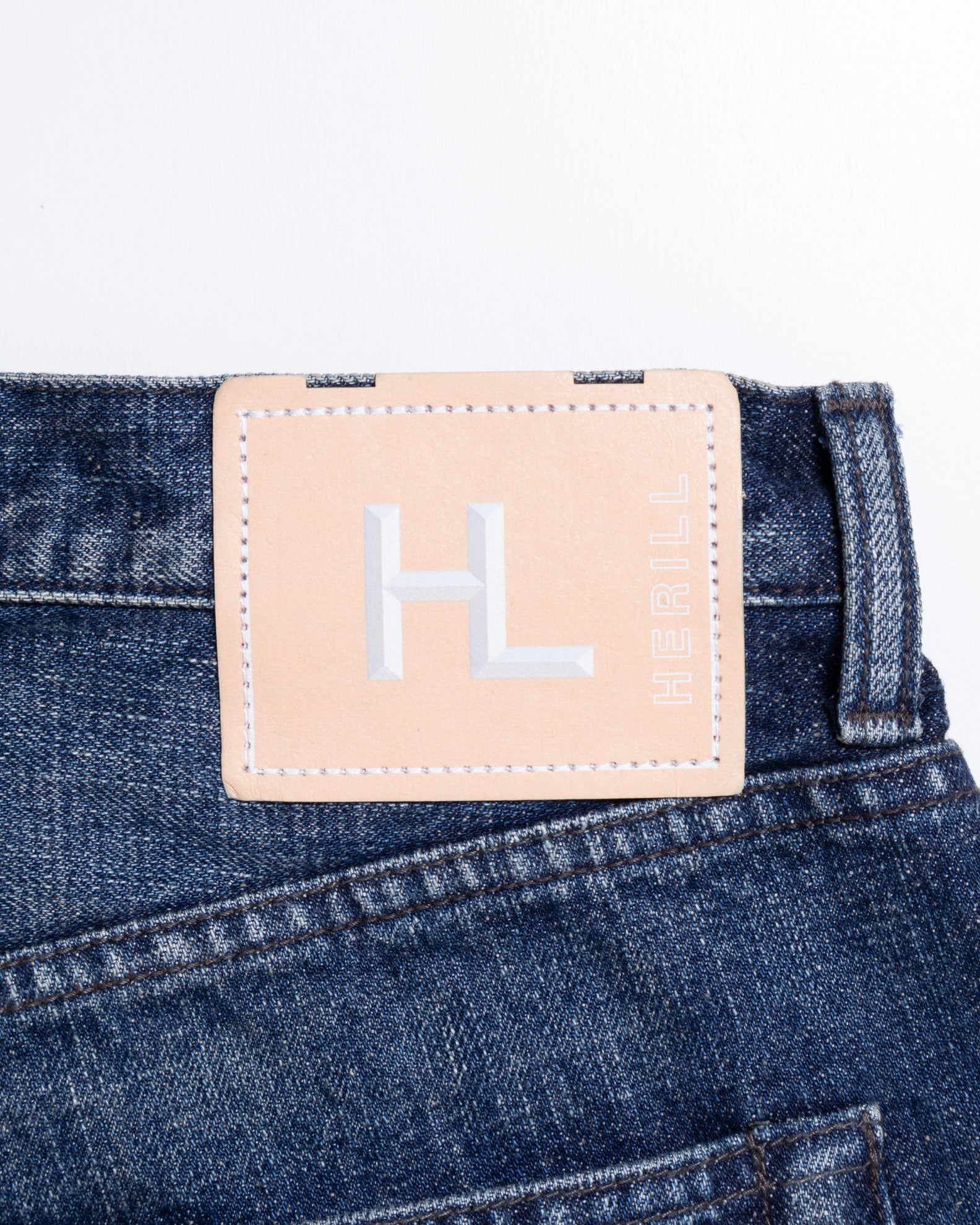 HERILL DENIM LOOSE PANTS VINTAGEWORN 着用バック 深い股上