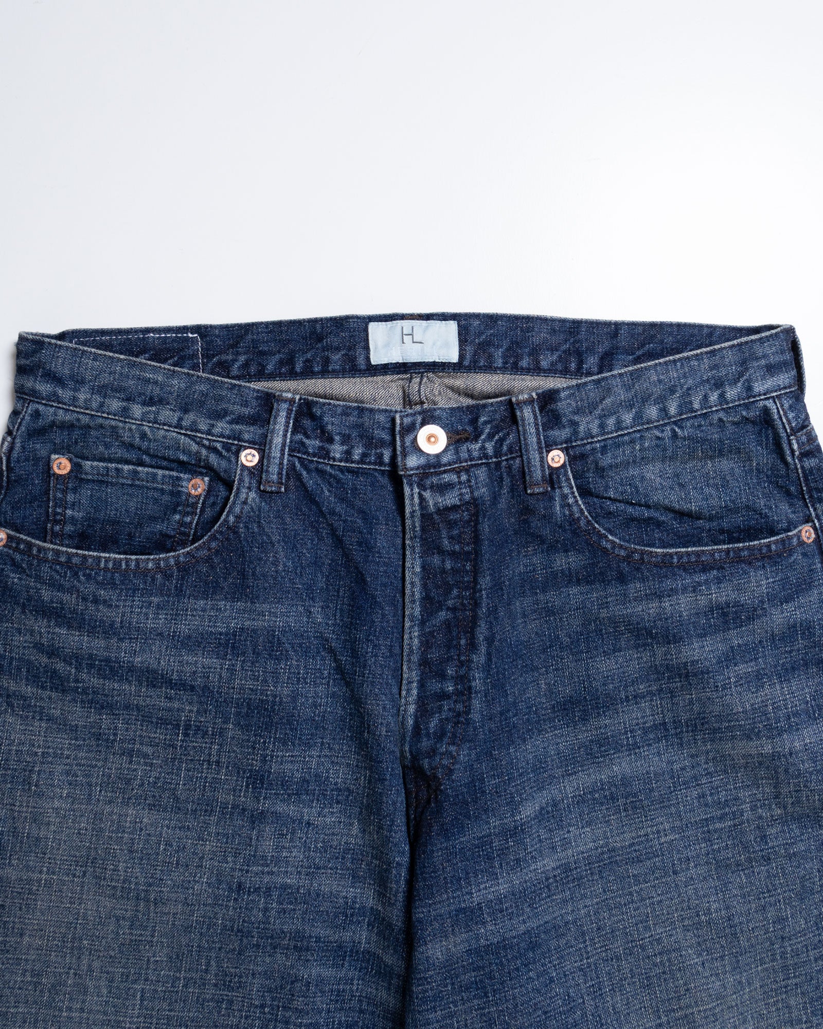 HERILL DENIM LOOSE PANTS VINTAGEWORN シルエット全体 着用