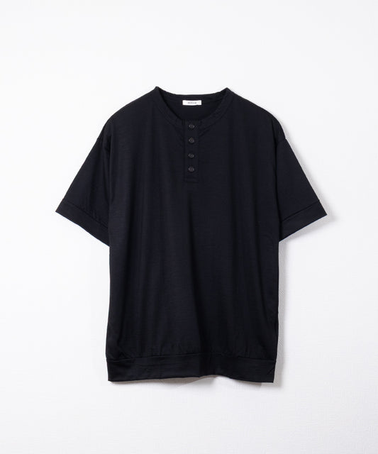 【INTÉRIM】EXTRA FINE MERINO WOOL JERSEY HENRY OVER S/S TEE - BLACK / インテリム エクストラ ファイン メリノウール ジャージー ヘンリー オーバー 半袖 Tシャツ 2026ss 2026春夏 正規取扱店 神奈川 鎌倉 アルザック鎌倉 オンラインショップ 通販