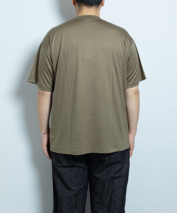 【INTÉRIM】EXTRA FINE MERINO WOOL JERSEY S/S TEE - SAGE / インテリム エクストラ ファイン メリノウール ジャージー 半袖 Tシャツ セージ オリーブ 2025SS 2025春夏 正規取扱店 神奈川 鎌倉 オンラインショップ 通販