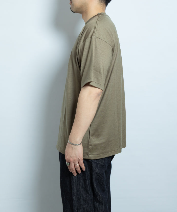 【INTÉRIM】EXTRA FINE MERINO WOOL JERSEY S/S TEE - SAGE / インテリム エクストラ ファイン メリノウール ジャージー 半袖 Tシャツ セージ オリーブ 2025SS 2025春夏 正規取扱店 神奈川 鎌倉 オンラインショップ 通販