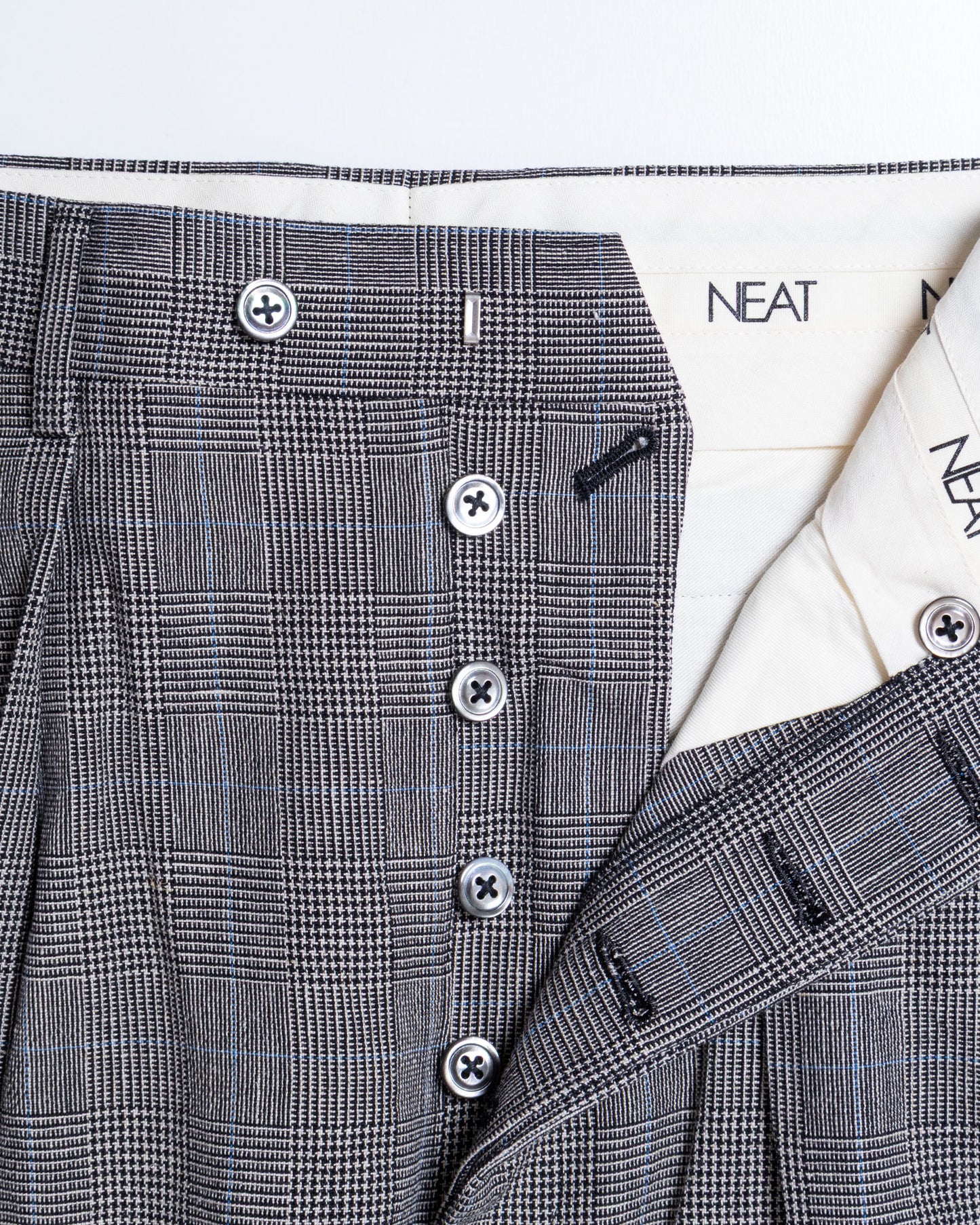 NEAT GLEN CHECK WIDE スラックス ボタンフライ ディテール