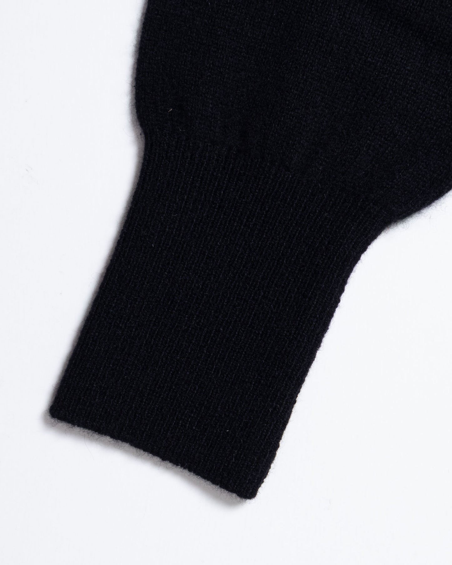 HERILL GOLDENCASH CARDIGAN BLACK ポケット・袖口リブディテール拡大