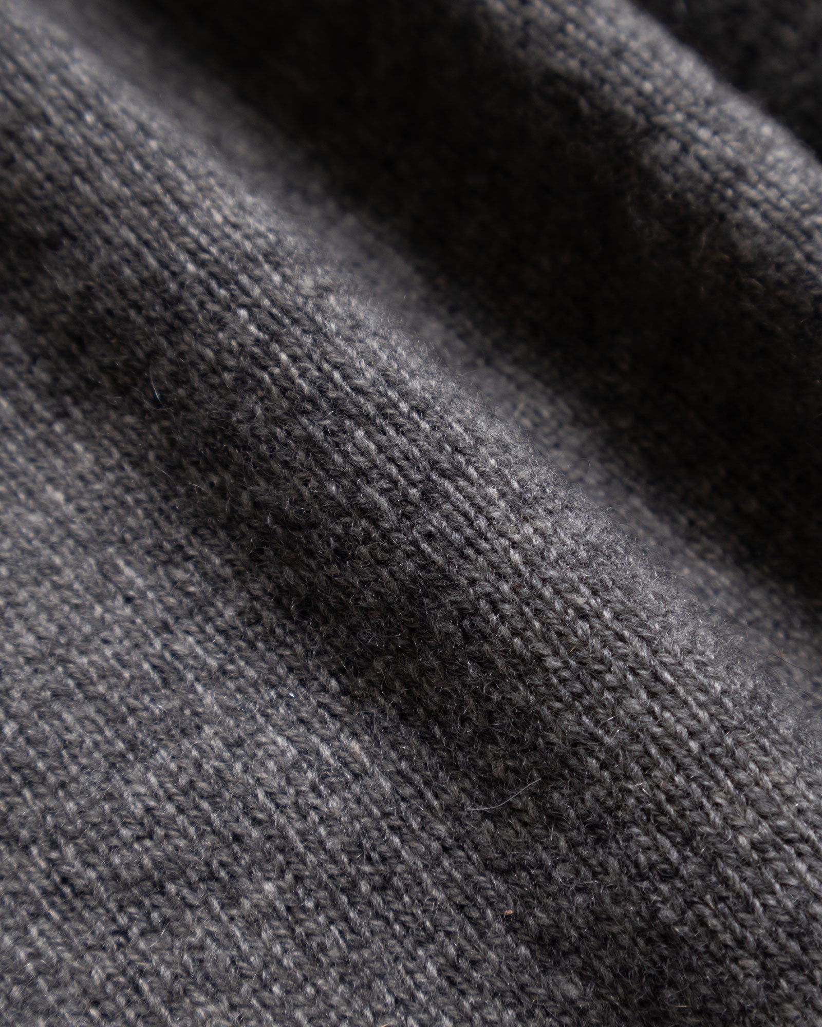HERILL ゴールデンキャッシュ GRAY カシミヤ生地質感 クローズアップ
