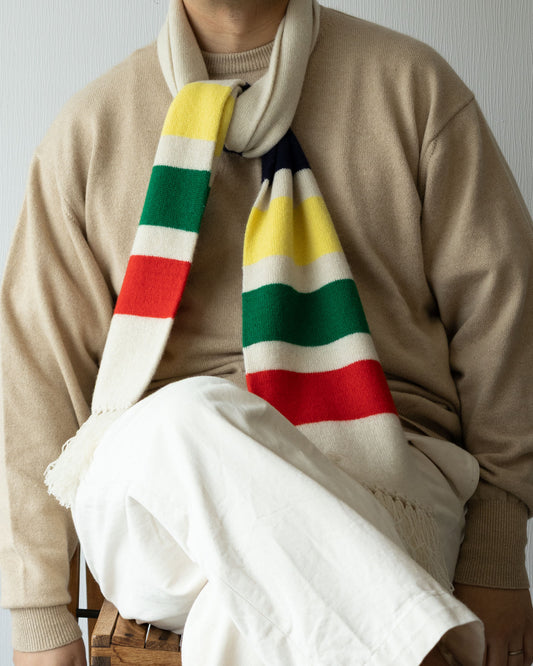 HERILL GOLDENCASH PULLOVER NATURAL カシミヤ クルーネックニット 着用イメージ正面全体
