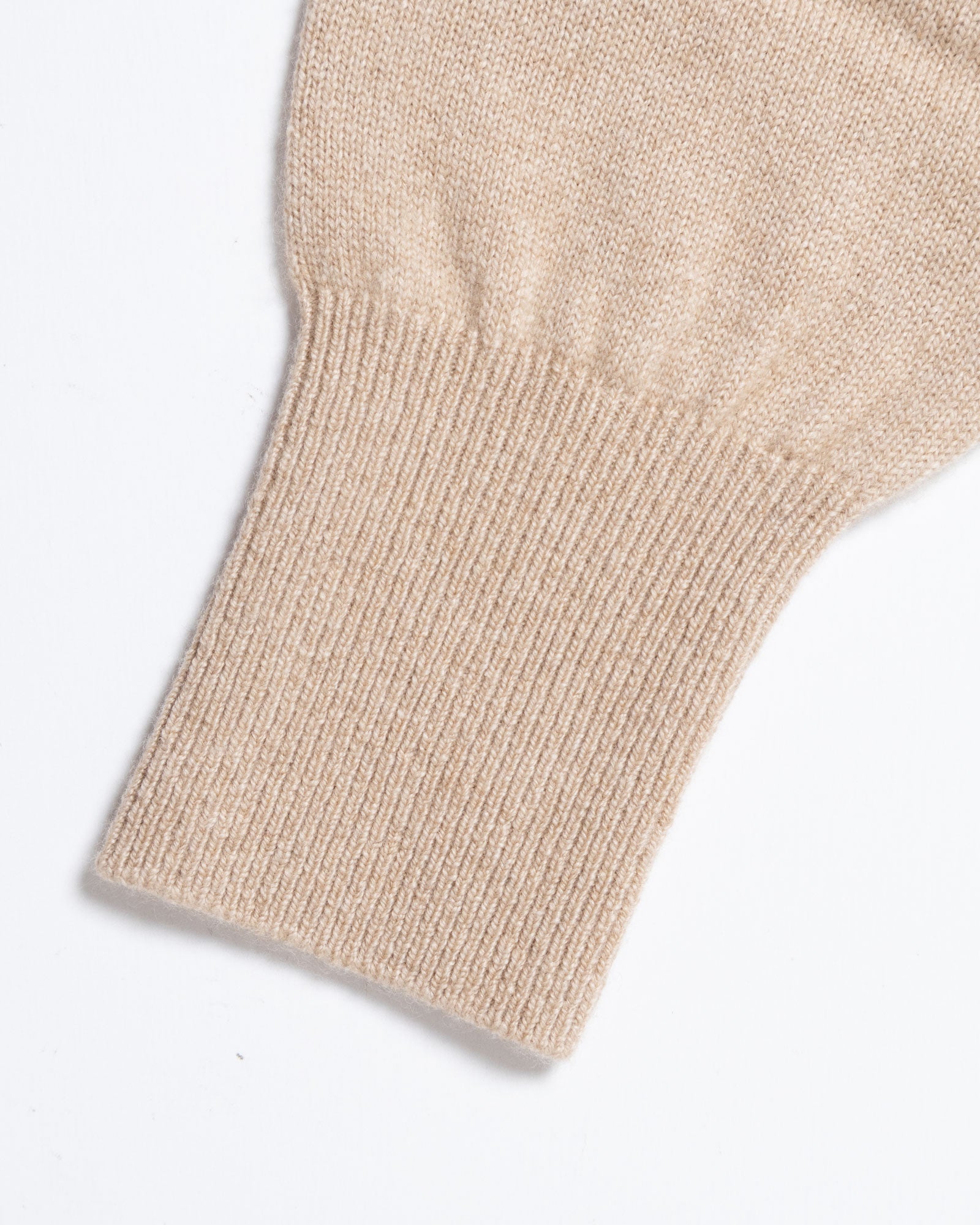 HERILL GOLDENCASH PULLOVER NATURAL 袖口 着用スタイリング