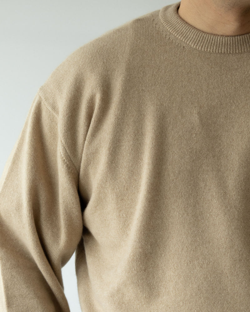 HERILL GOLDENCASH PULLOVER NATURAL カシミヤ クルーネックニット 着用イメージ正面アップ