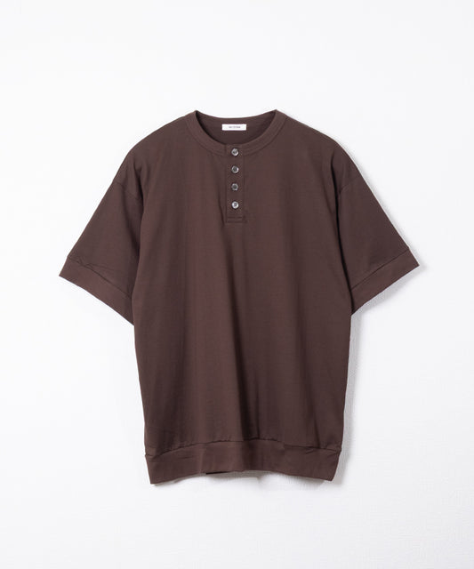 【INTÉRIM】HIGH GAUGE SUVIN JERSEY HENRY OVER S/S TEE - BROWN / インテリム ハイゲージ スビン ジャージー ヘンリー オーバー 半袖 Tシャツ 2026ss 2026春夏 正規取扱店 神奈川 鎌倉 ARZACH KAMAKURA オンラインショップ 通販