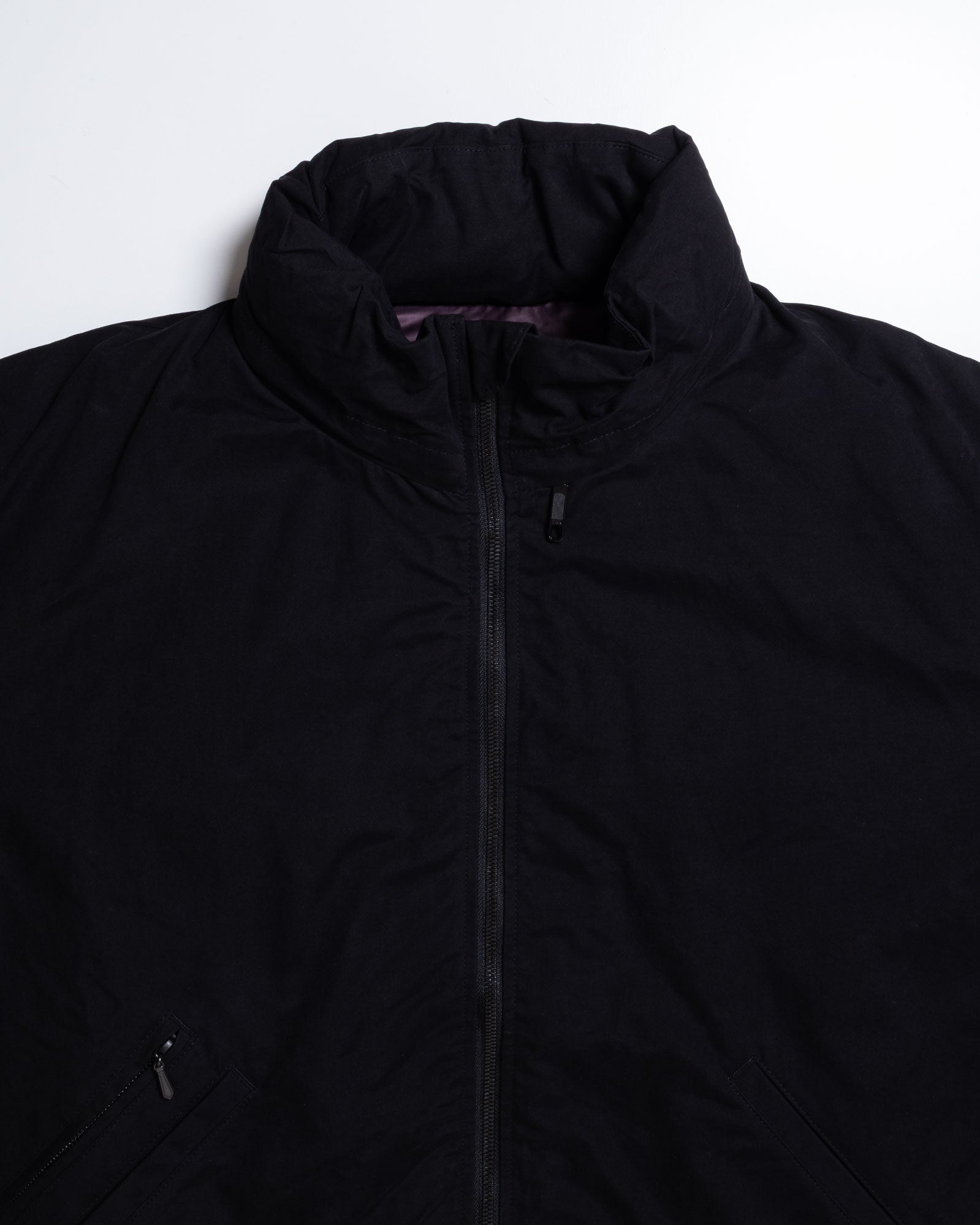 NEEDLES HOODED DOWN SUR COAT BLACK フロントアップ 生地感