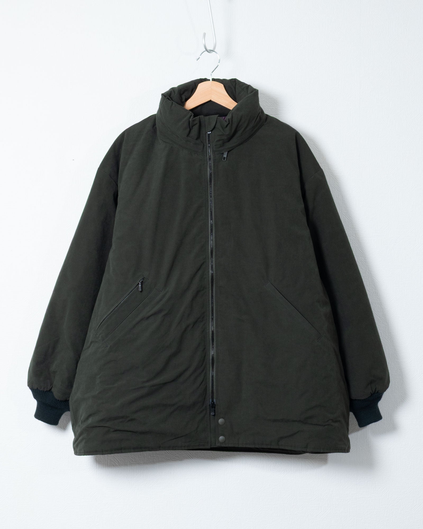 NEEDLES HOODED DOWN SUR COAT GREEN 平置き フロント全体 Aラインシルエット
