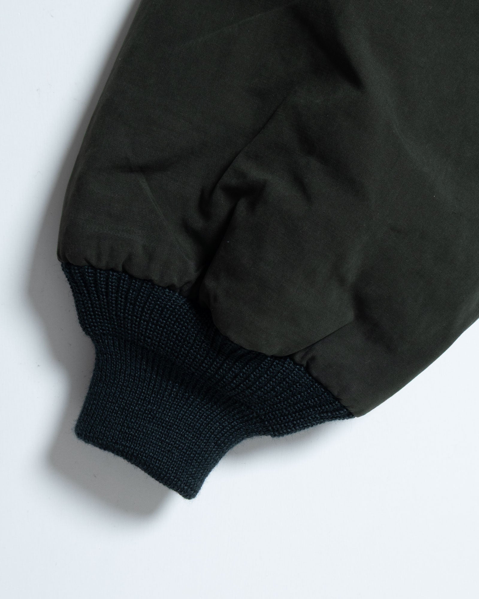 NEEDLES HOODED DOWN SUR COAT GREEN 袖口リブ ウール混 クローズアップ