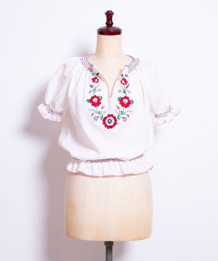 VINTAGE HUNGARIAN EMBROIDERED SHORT SLEEVE BLOUSE - 2 - A'r139 Kamakura