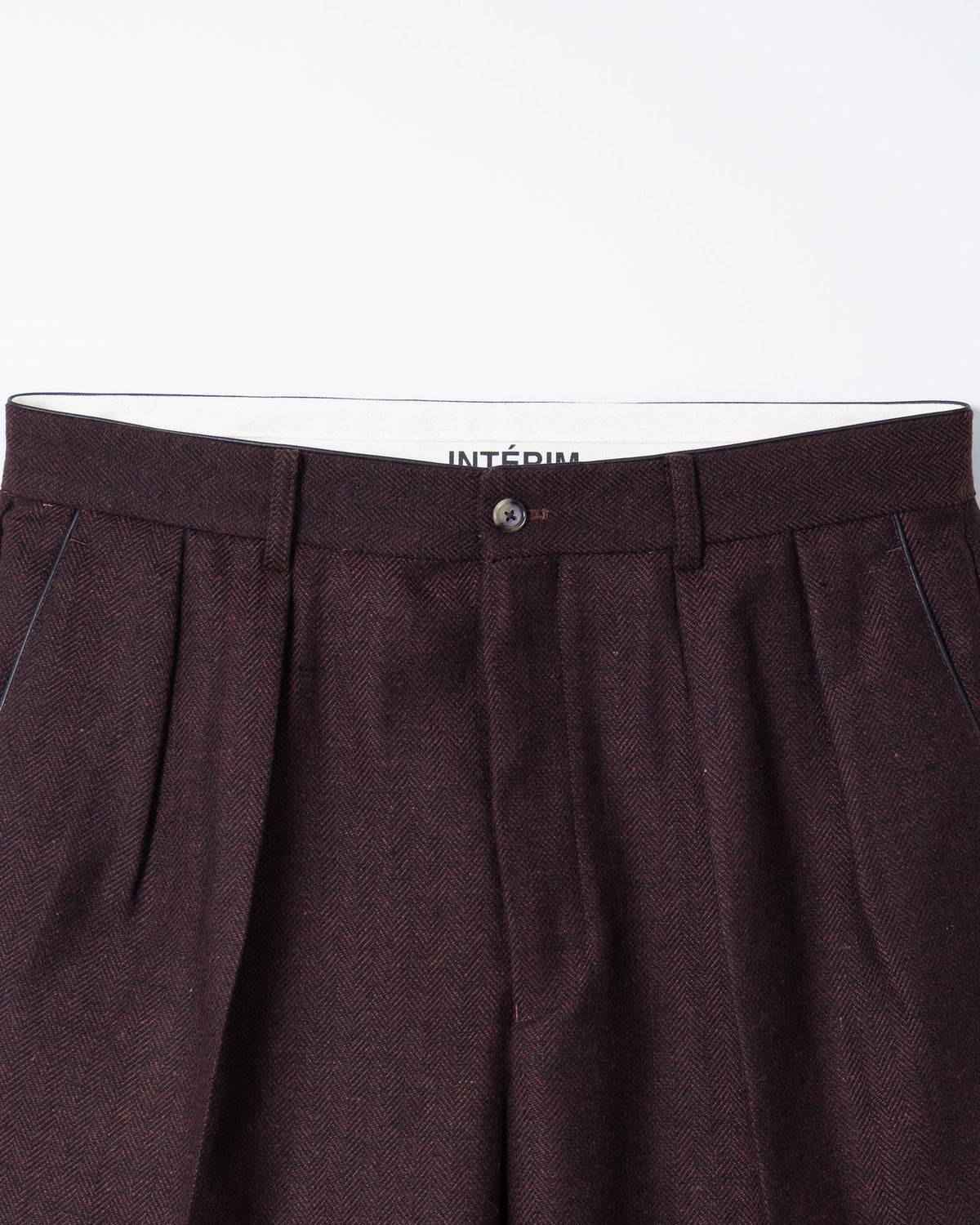 INDIA WOOL CLASSIC HERRINGBONE WITH LEATHER PIPING 2-TUCK STRAIGHT SLACKS - BROWN