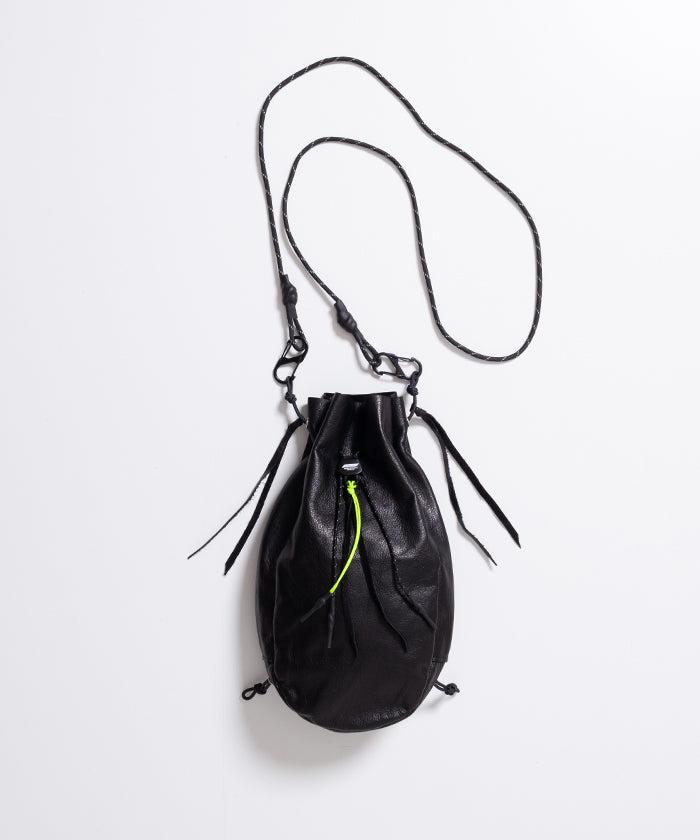 KINCHAKU LEATHER BLACK SMOOTH