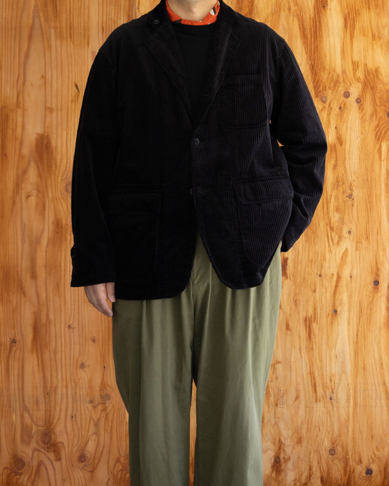 ENGINEERED GARMENTS LOITER JACKET BLACK 着用正面
