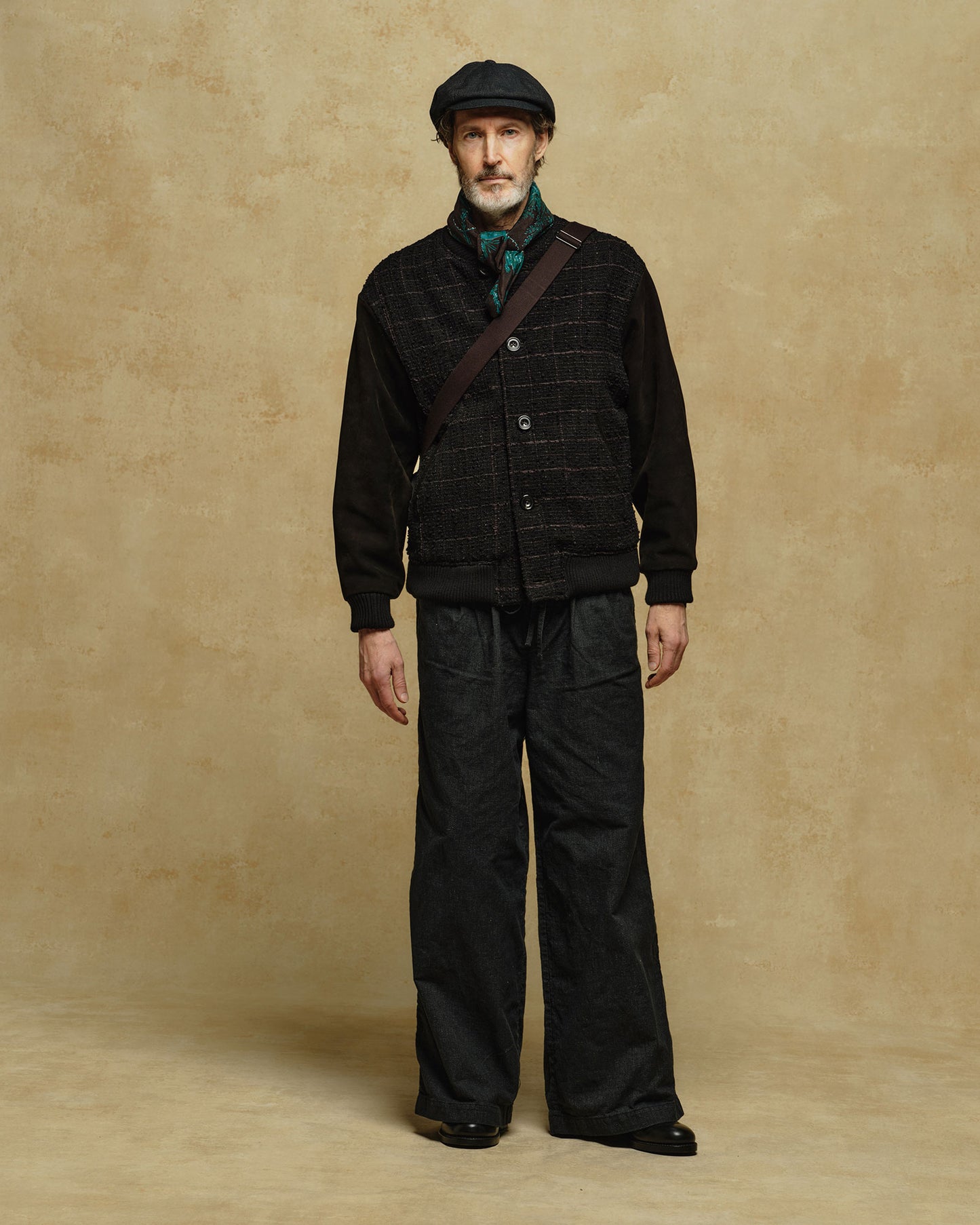 【AUBERGE】LOUVRE - BLACK × VIRIDIAN GREEN | オーベルジュ ルーブル シルクスカーフ 2026fw 2026秋冬 正規取扱店 神奈川 鎌倉 ARZACH KAMAKURA オンラインショップ 通販