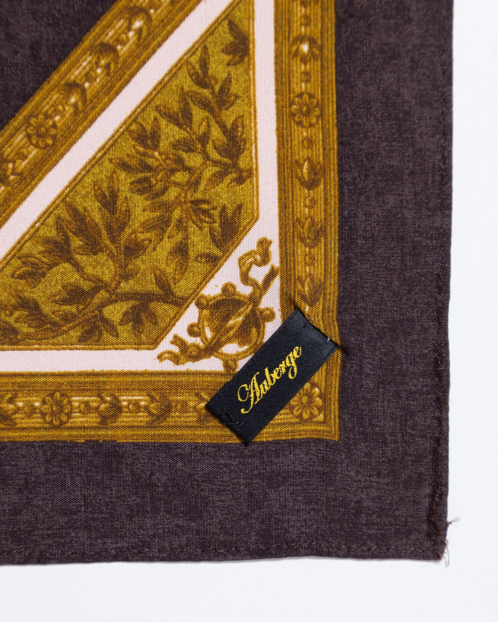【AUBERGE】LOUVRE - CHARCOAL × GOLD | オーベルジュ ルーブル シルクスカーフ 2026fw 2026秋冬 正規取扱店 神奈川 鎌倉 ARZACH KAMAKURA オンラインショップ 通販
