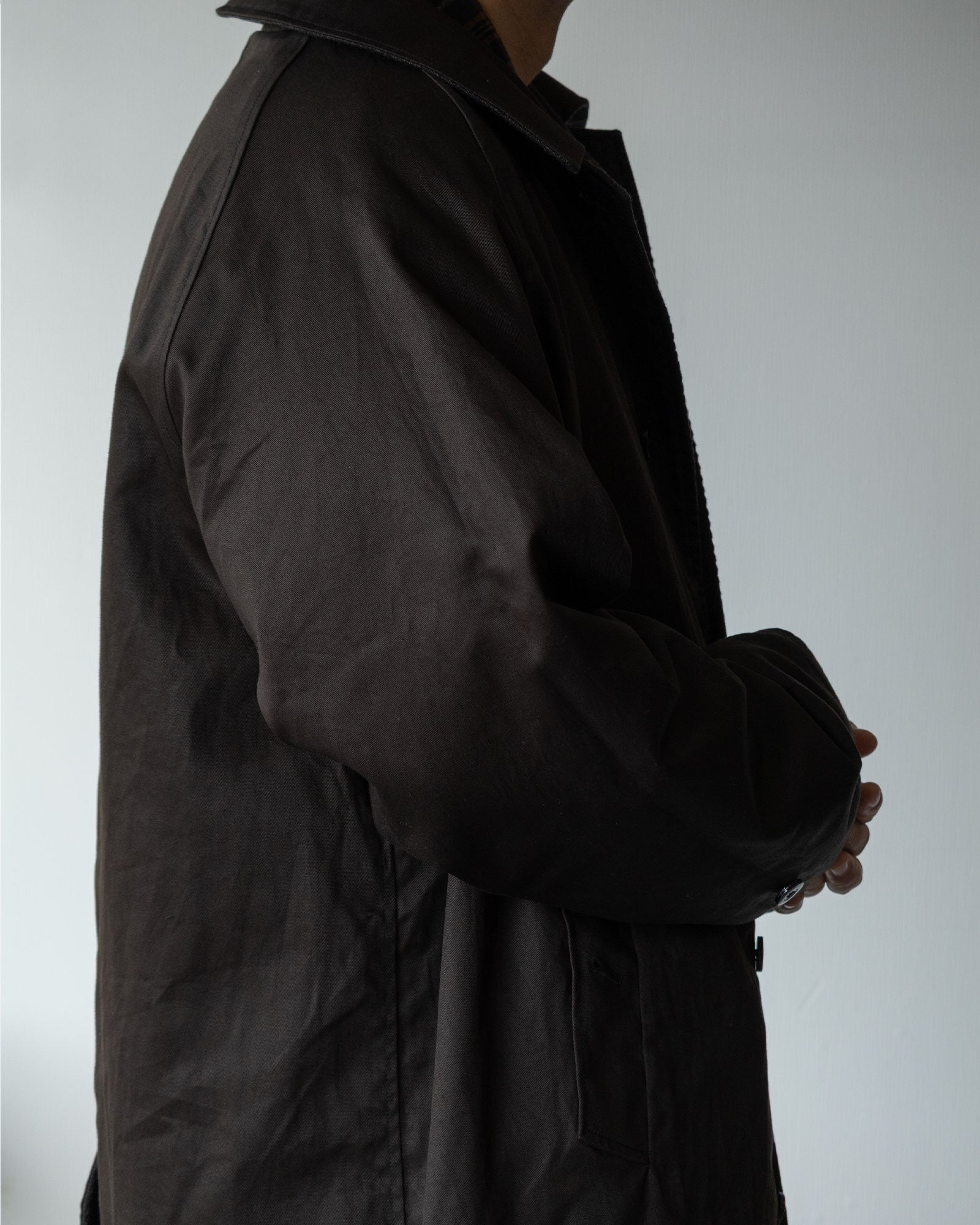 OUTIL MANTEAU CHAMBON 着用 裏地 スタイリング 全体