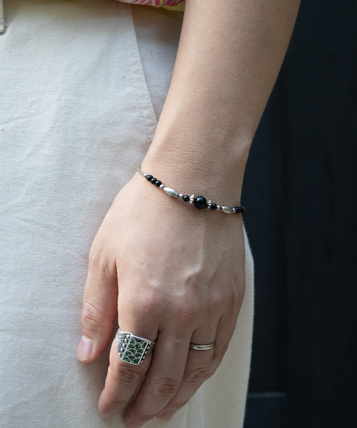 VINTAGE NAVAJO BEADED BRACELET