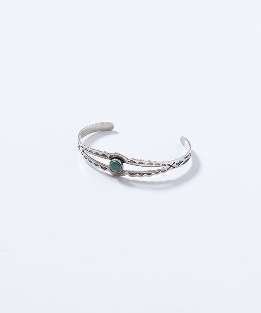 Pulsera de manguito estampado de Navajo y Arrow Vintage Fred Harvey