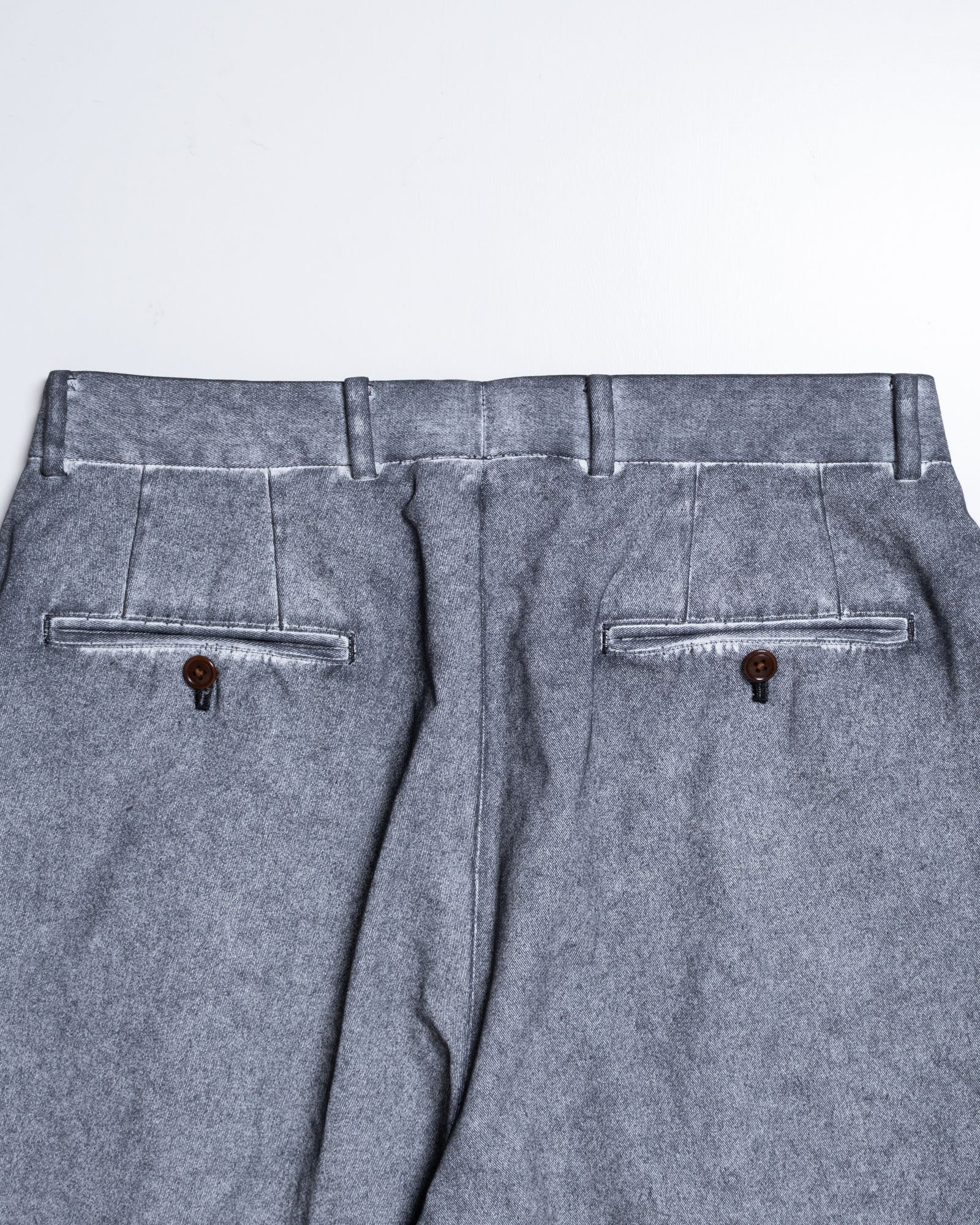 NEAT CHINO PD BLACK 스타일링 2