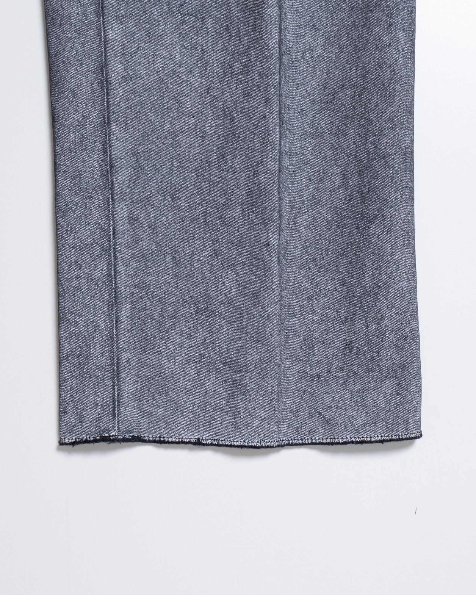NEAT CHINO PD BLACK 착용 컷