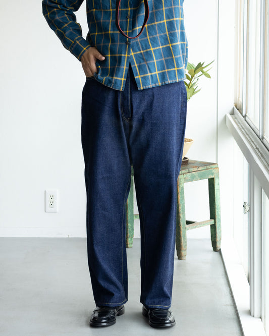 OUTIL ウティ PANTALON JASSY D.INDIGO ルーズフィット ストレートデニムパンツ フロント 180cm 80kg サイズ3 着用画像