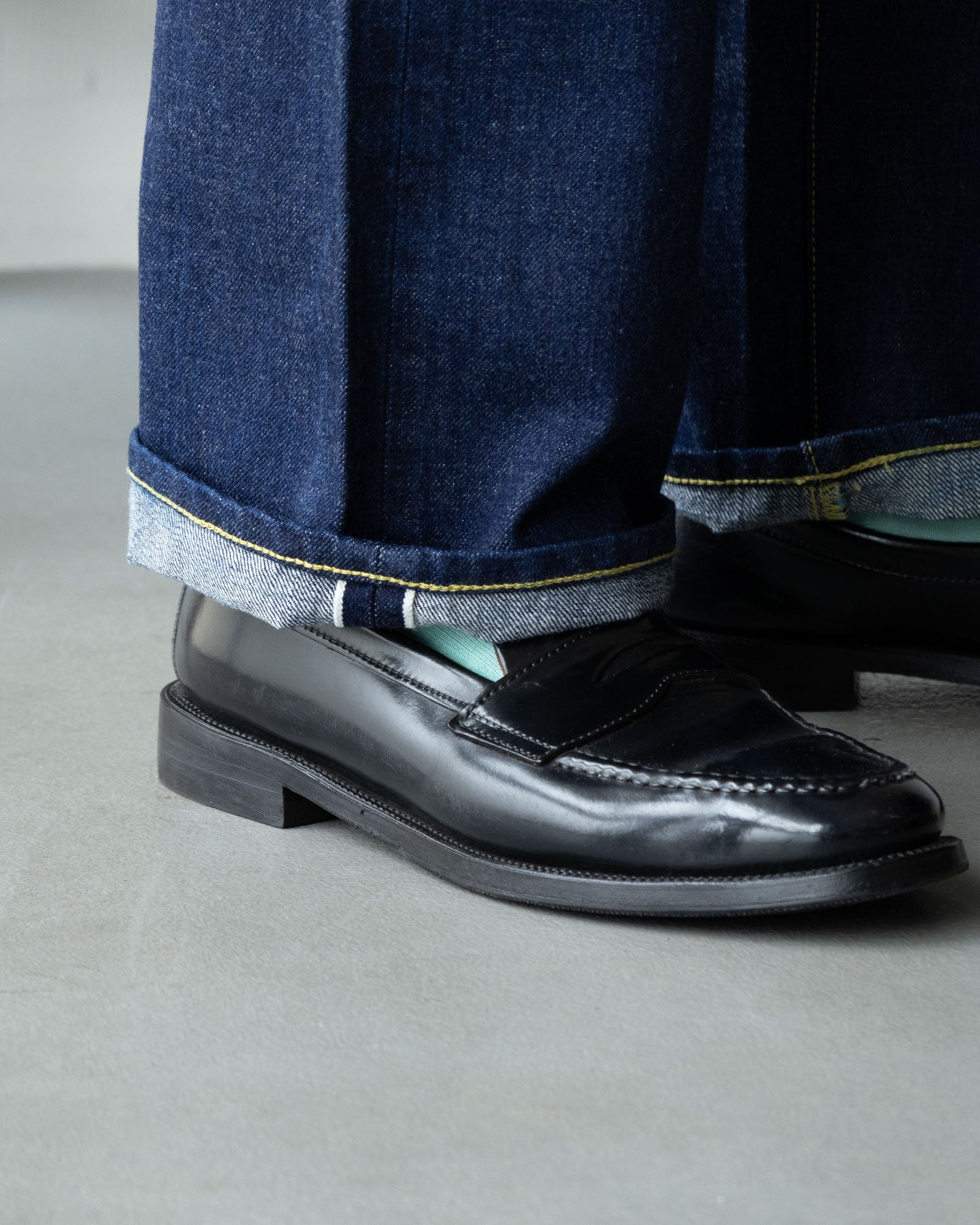 OUTIL PANTALON JASSY D.INDIGO 着用スタイリング
