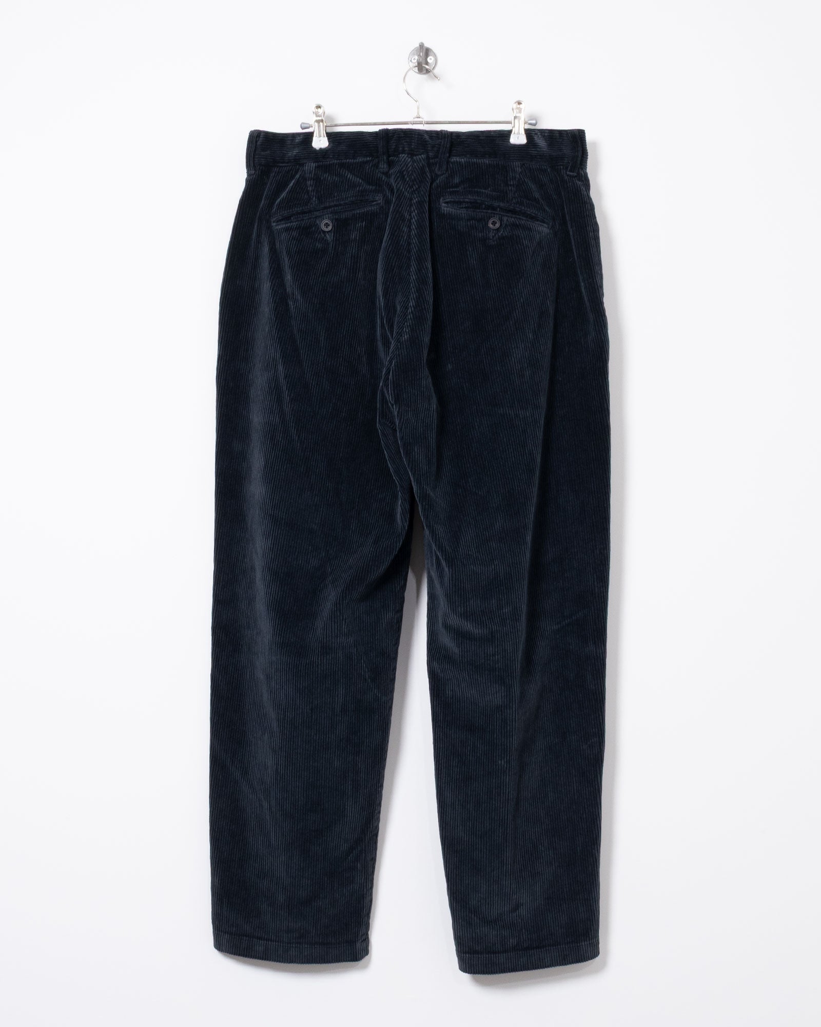 AUBERGE PANTIN DUSTY NAVY 着用バック