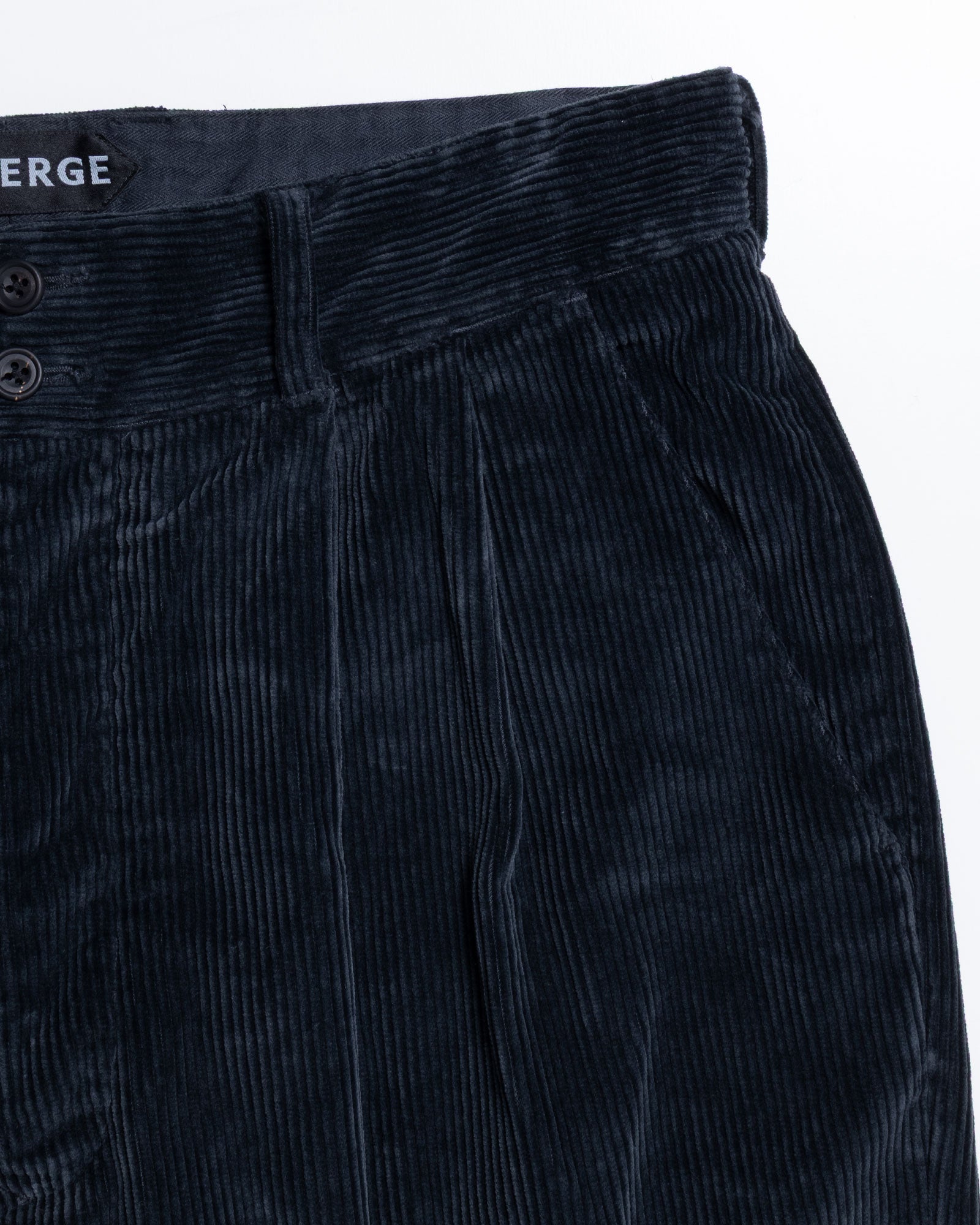 AUBERGE PANTIN DUSTY NAVY 裾 テーパード ディテール