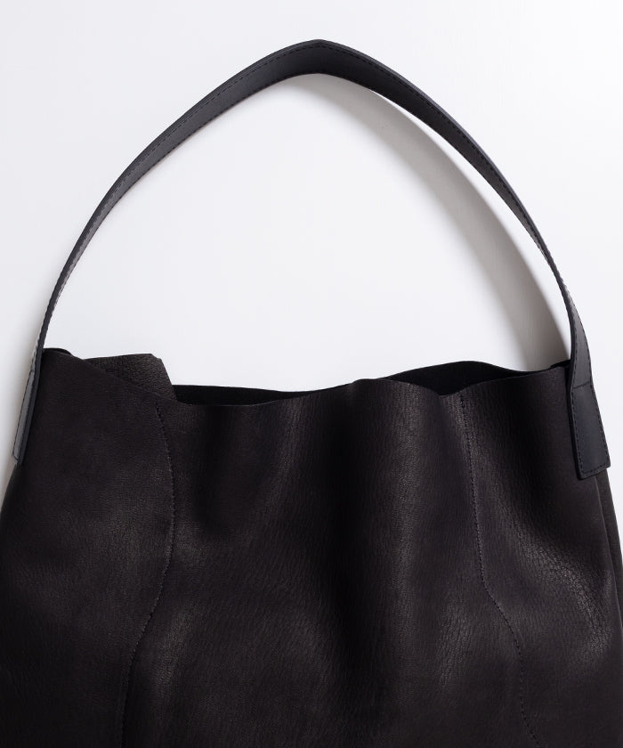 PRIMITIVE ONESHOULDER BAG DEER - BLACK