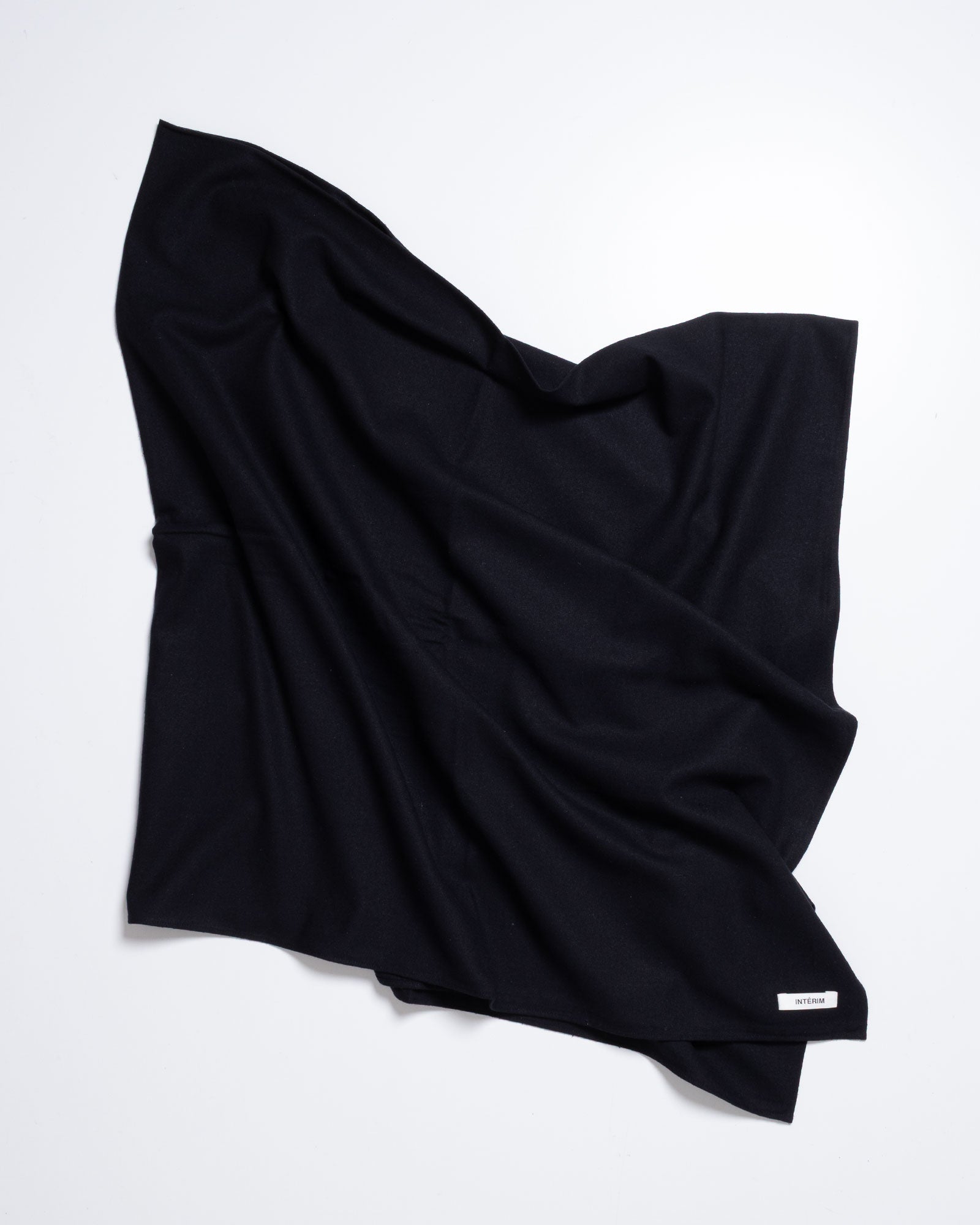 INTÉRIM SILK NOIL SQUARE CLOTH STOLE BLACK スクエアストール 全体