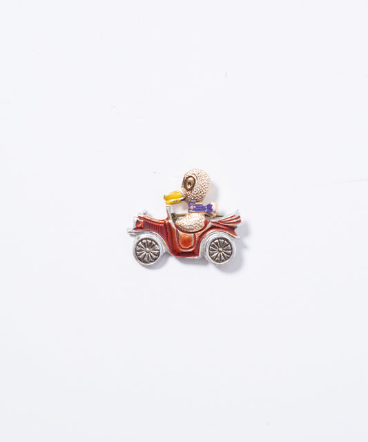 VINTAGE SOVIET PIN - 37