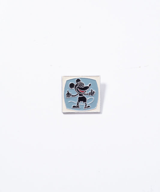 VINTAGE SOVIET PIN - 56